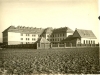 Gymnázium M.R. Štefánika krátko po dokončení stavby v roku 1924
